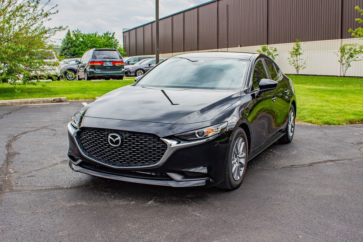 Used 2021 MAZDA MAZDA3 s FWD image 3