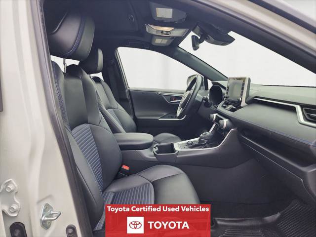 Certified 2022 Toyota RAV4 XSE w/ XSE Grade Weather Package AWD/4WD image 17