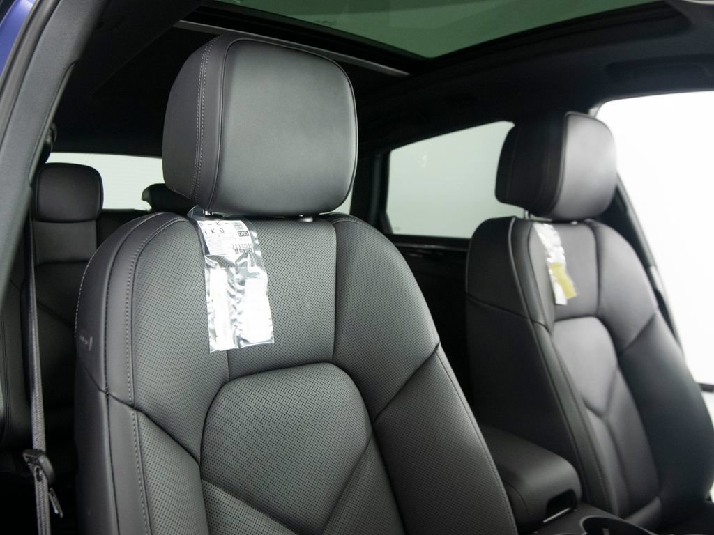 New 2026 Porsche Macan AWD/4WD image 37