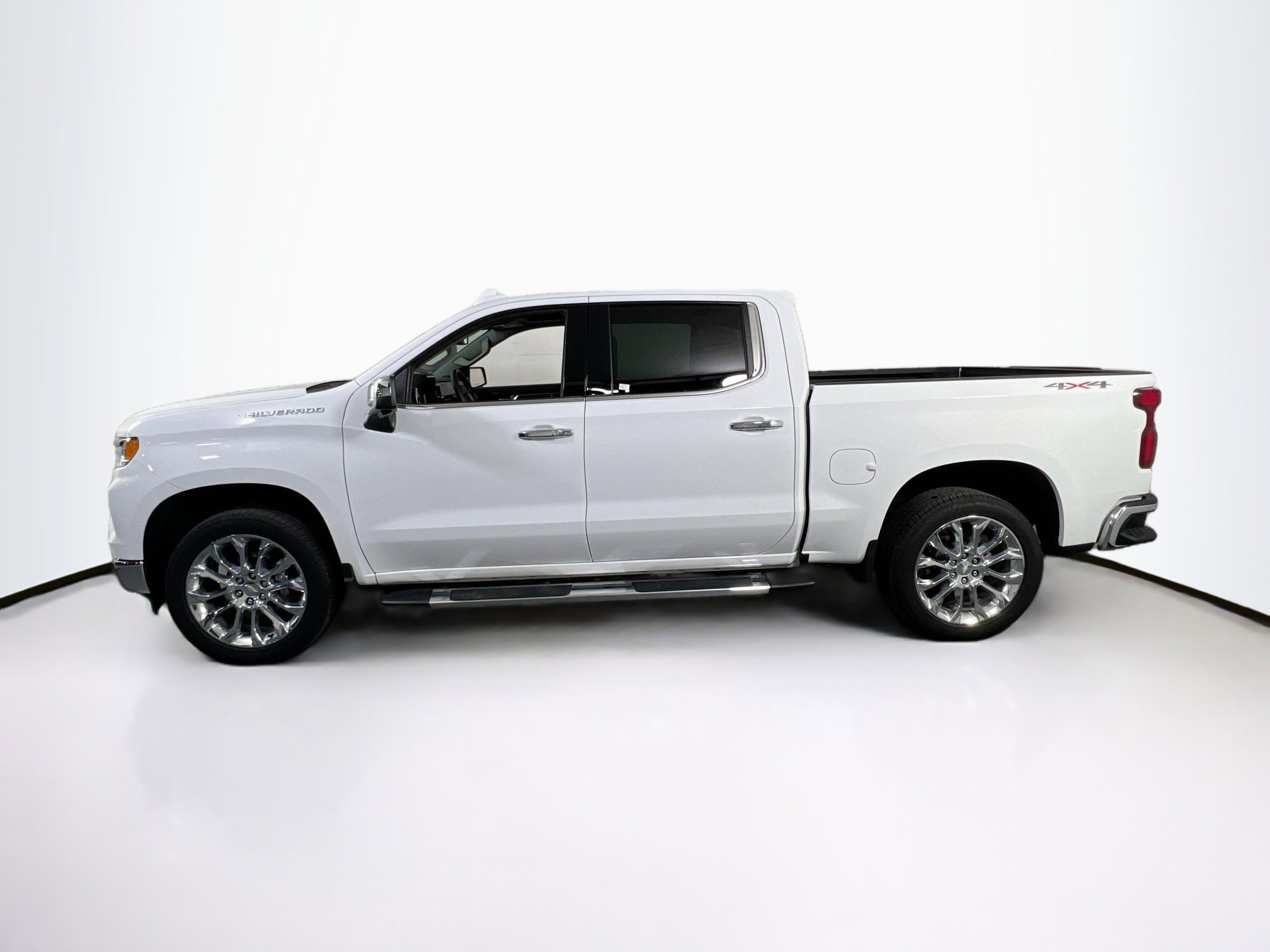 Used 2024 Chevrolet Silverado 1500 LTZ w/ LTZ Premium Package AWD/4WD image 8