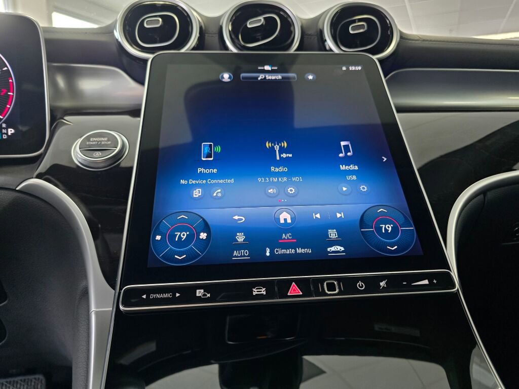 Used 2024 Mercedes-Benz GLC 300 4MATIC image 33