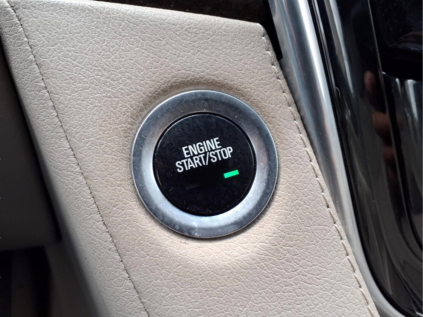 Used 2019 Cadillac Escalade ESV Premium Luxury RWD image 21