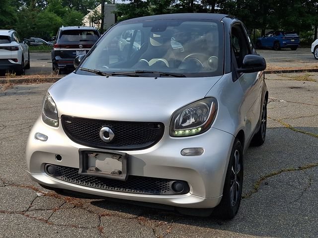 Used 2016 smart fortwo passion RWD image 4