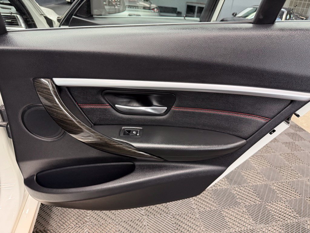 Used 2017 BMW 330i Sedan RWD image 47