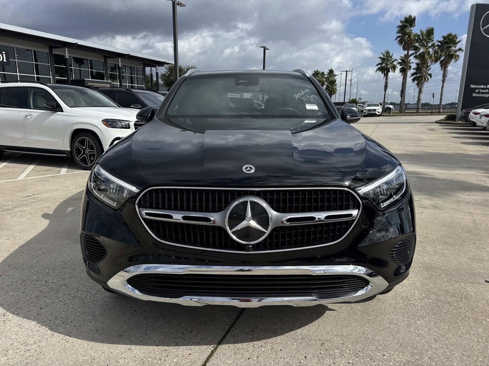 Used 2025 Mercedes-Benz GLC 300 image 2