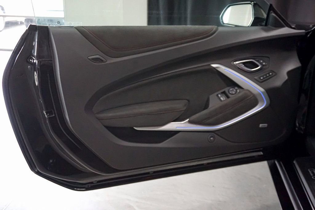 Used 2018 Chevrolet Camaro ZL1 image 19