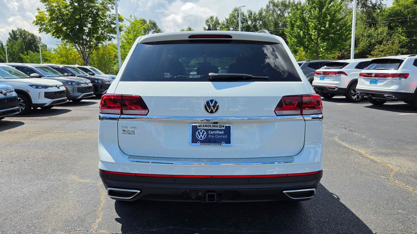 Certified 2023 Volkswagen Atlas SE w/ Black Wheel Package FWD image 3