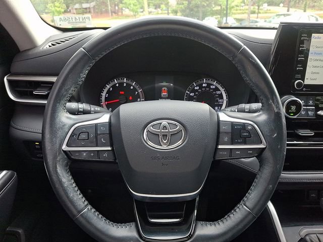 Used 2021 Toyota Highlander LE FWD image 19