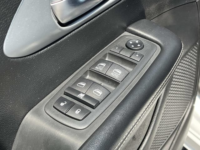 Used 2020 Chrysler Pacifica Touring w/ S Appearance Package FWD image 29