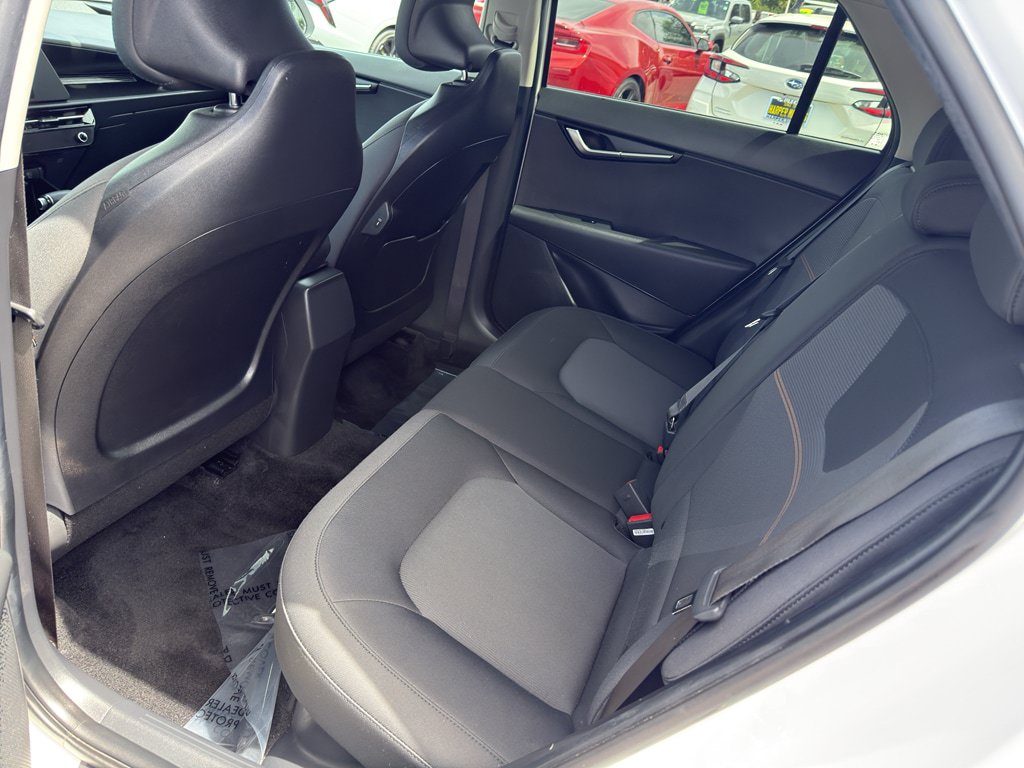 Used 2025 Kia Niro LX FWD image 12