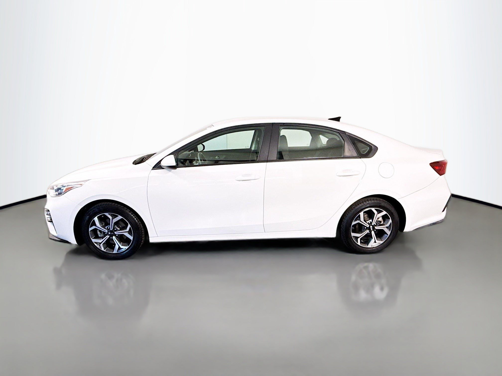 Used 2021 Kia Forte LXS FWD image 6