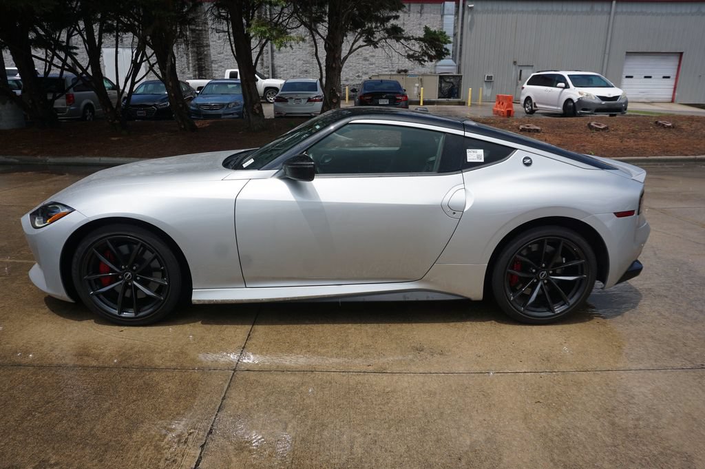 Used 2025 Nissan Z Performance w/ Floor Mat Package RWD image 15