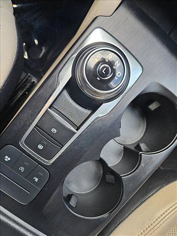 Used 2022 Ford Escape Titanium w/ Class II Trailer Tow Package image 11