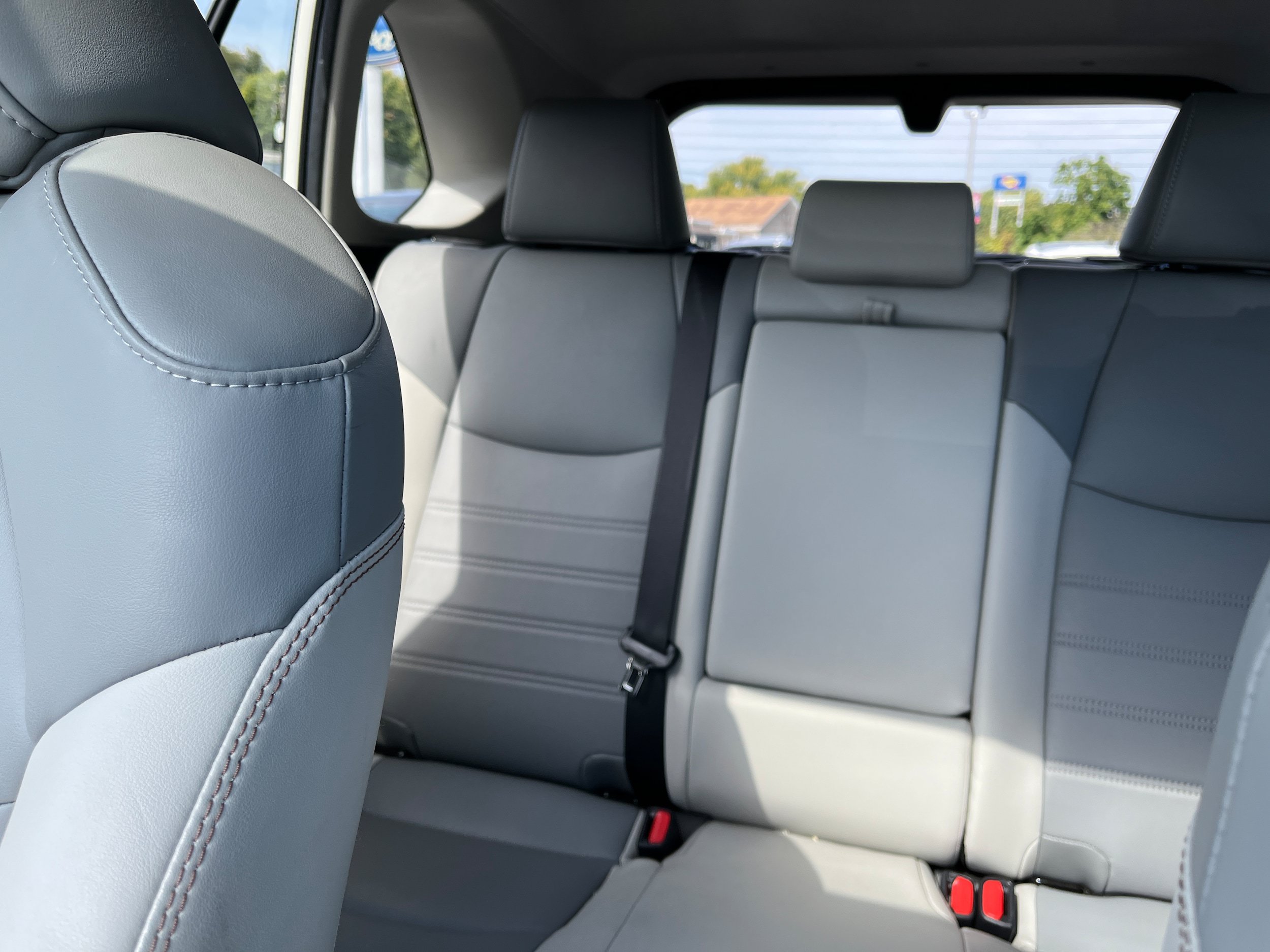 Used 2019 Toyota RAV4 Limited w/ Carpet Mat Package AWD/4WD image 25