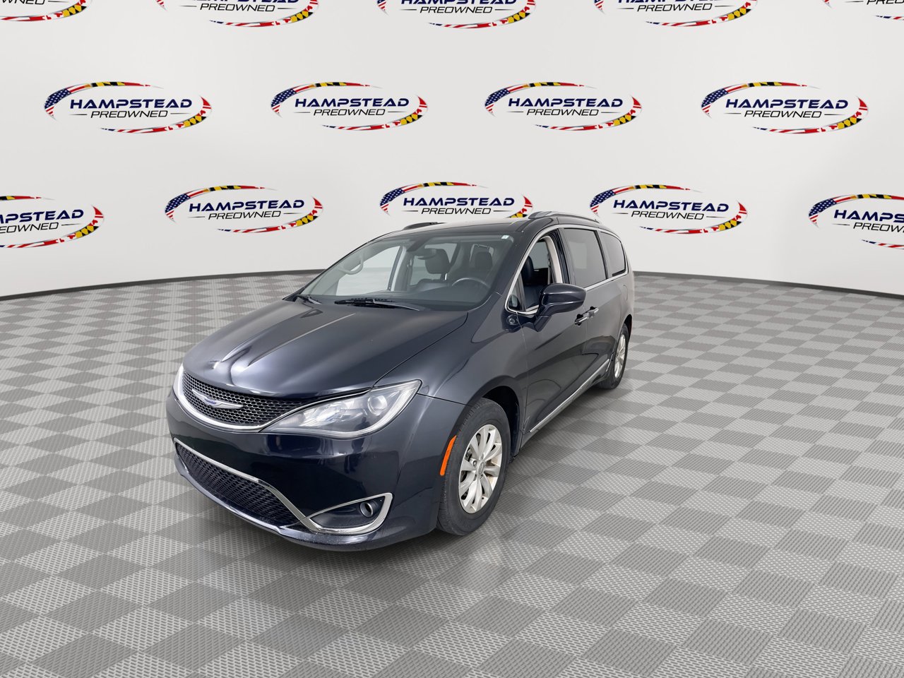 Used 2019 Chrysler Pacifica Touring-L FWD image 4