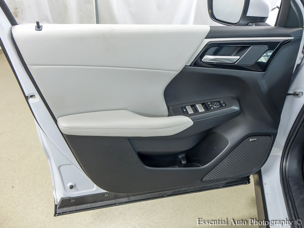 Used 2025 Mitsubishi Outlander SE AWD/4WD image 22
