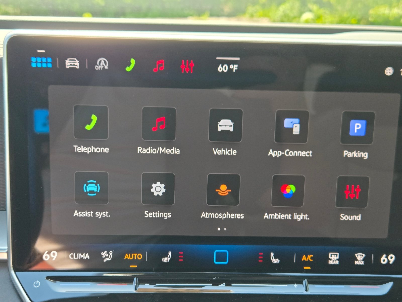 New 2026 Volkswagen Tiguan SE R-Line FWD image 22