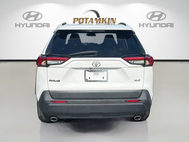 Used 2023 Toyota RAV4 XLE w/ Convenience Package FWD image 6