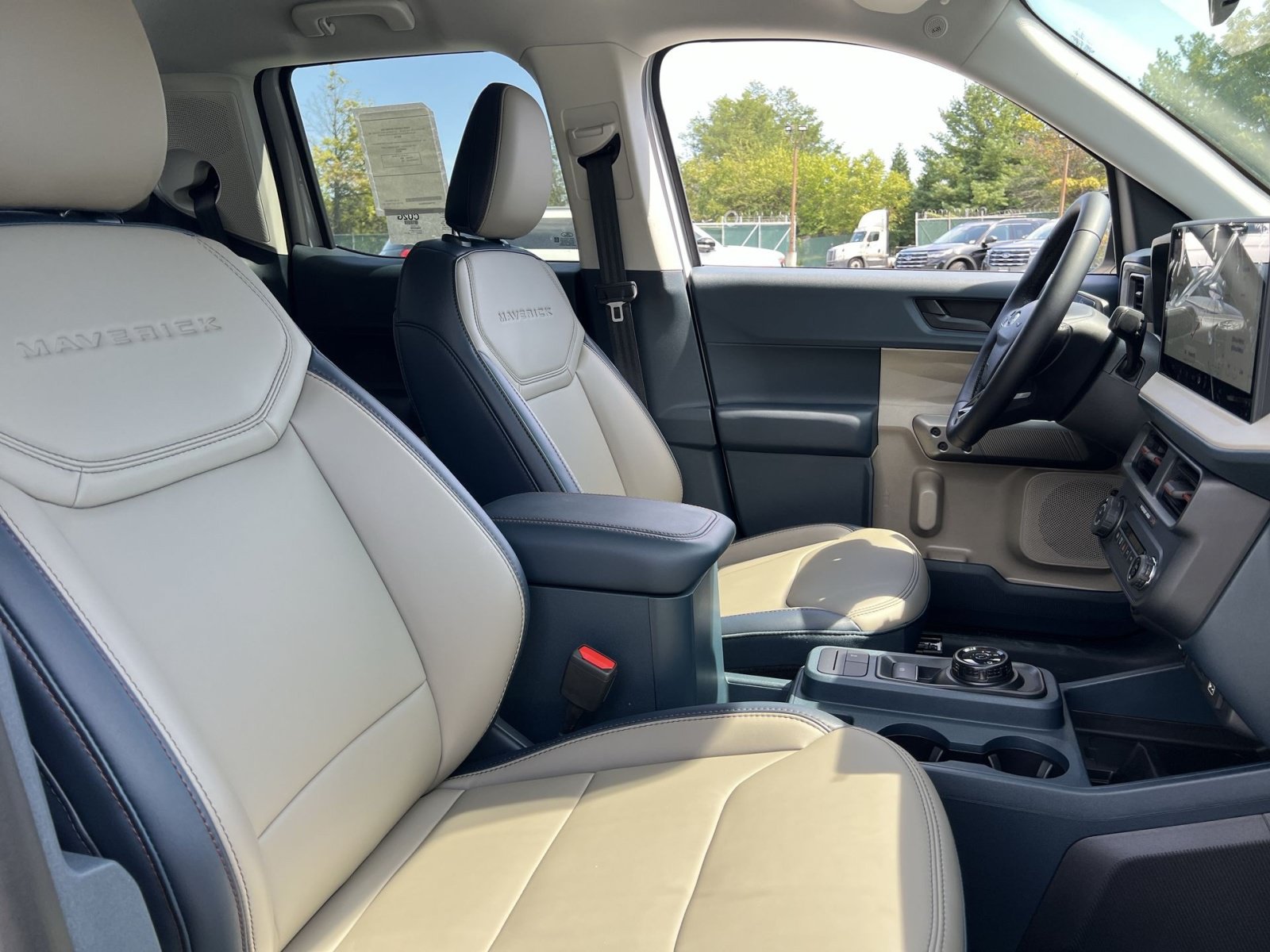 New 2026 Ford Maverick Lariat w/ 4K Tow Package AWD/4WD image 26