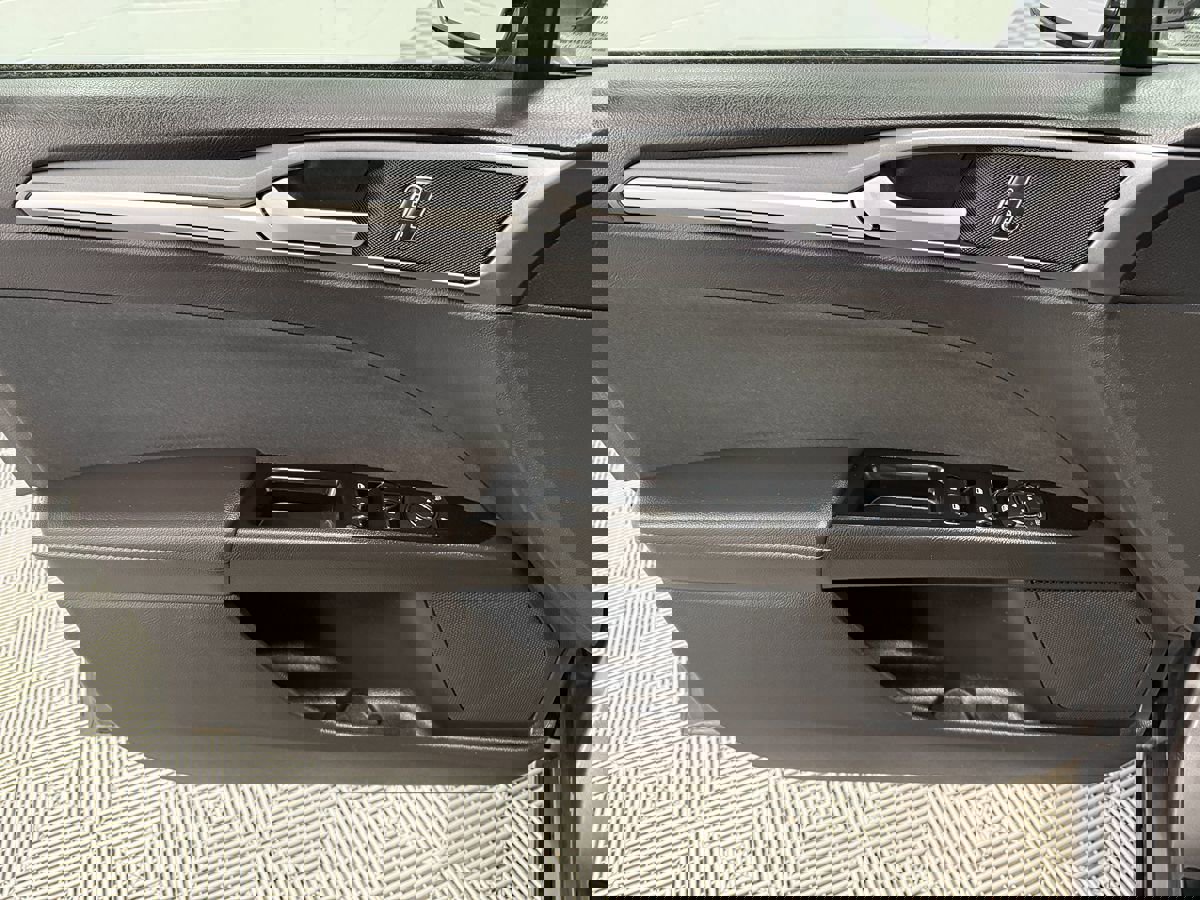 Used 2014 Ford Fusion SE FWD image 9