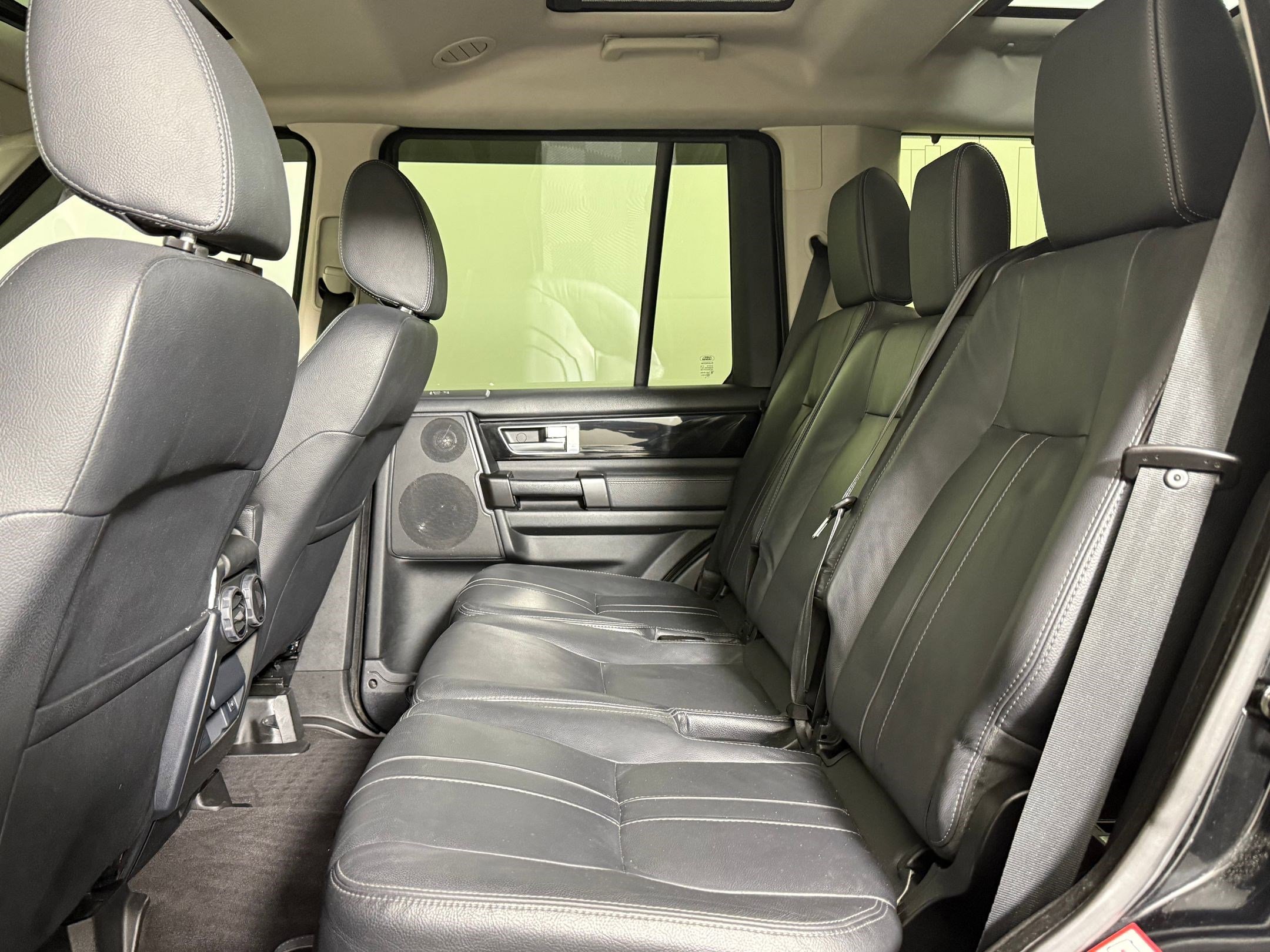 Used 2016 Land Rover LR4 HSE image 13