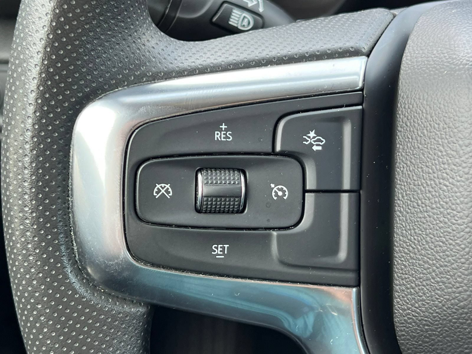 Used 2025 Chevrolet Blazer LT AWD/4WD image 19