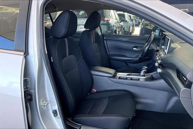 Certified 2022 Nissan Sentra SV w/ All-Weather Package FWD image 9