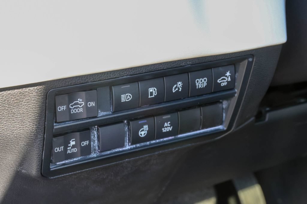 Used 2023 Toyota Tundra Capstone AWD/4WD image 14