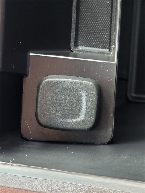 Used 2020 Chevrolet Suburban Premier image 17