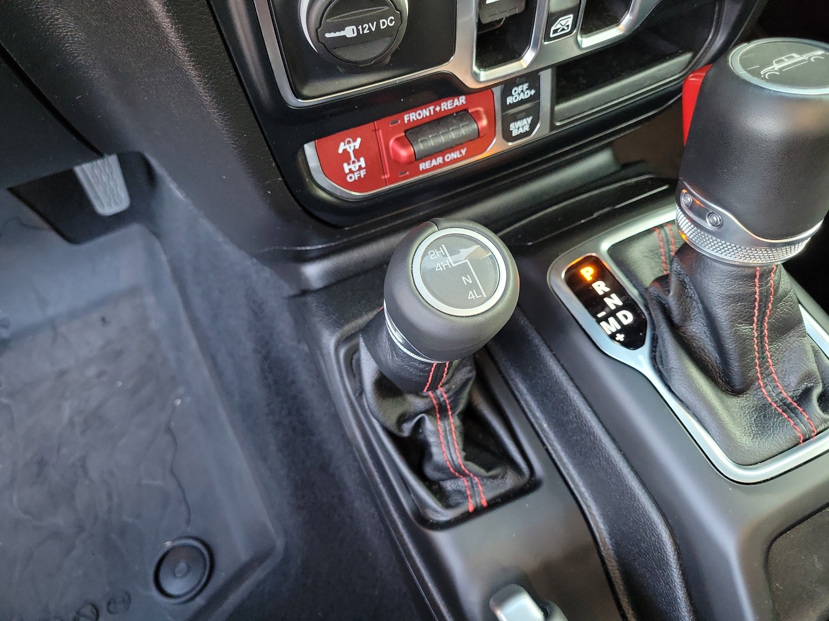 Used 2023 Jeep Gladiator Rubicon w/ LED Lighting Group AWD/4WD image 19