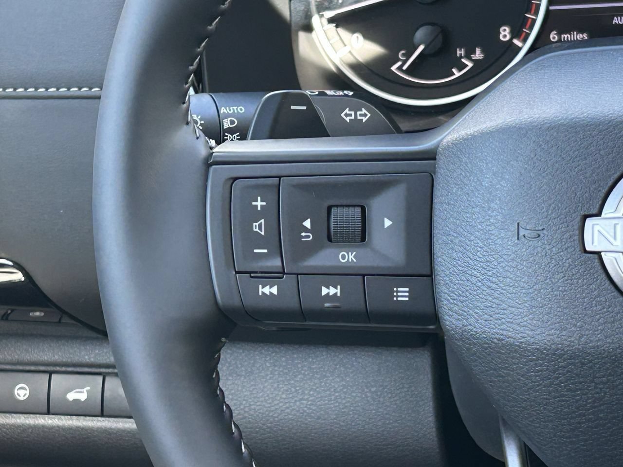 New 2026 Nissan Pathfinder SV AWD/4WD image 34