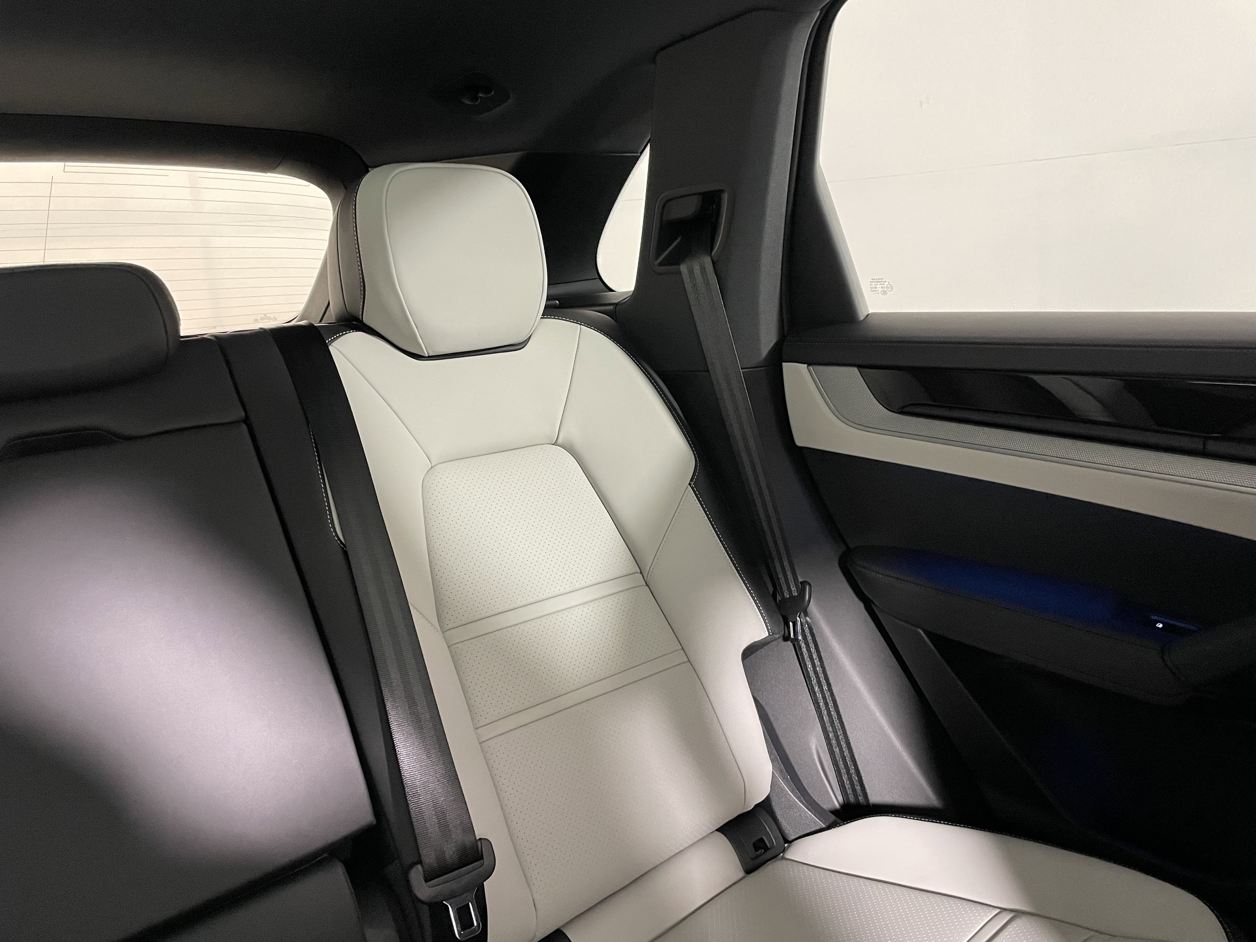 New 2026 Porsche Cayenne image 17