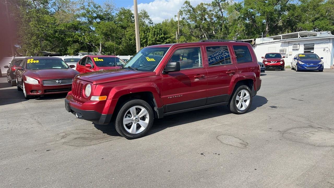 Used 2014 Jeep Patriot Latitude w/ Sun/Sound Group image 2