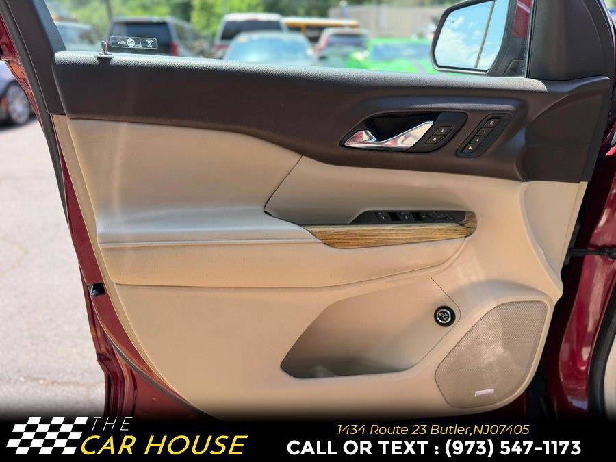Used 2018 GMC Acadia Denali w/ Technology Package AWD/4WD image 13