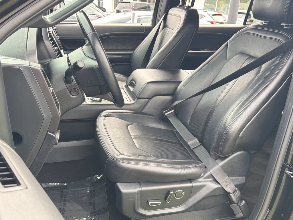 Used 2020 Ford Expedition Limited w/ Equipment Group 301A AWD/4WD image 24