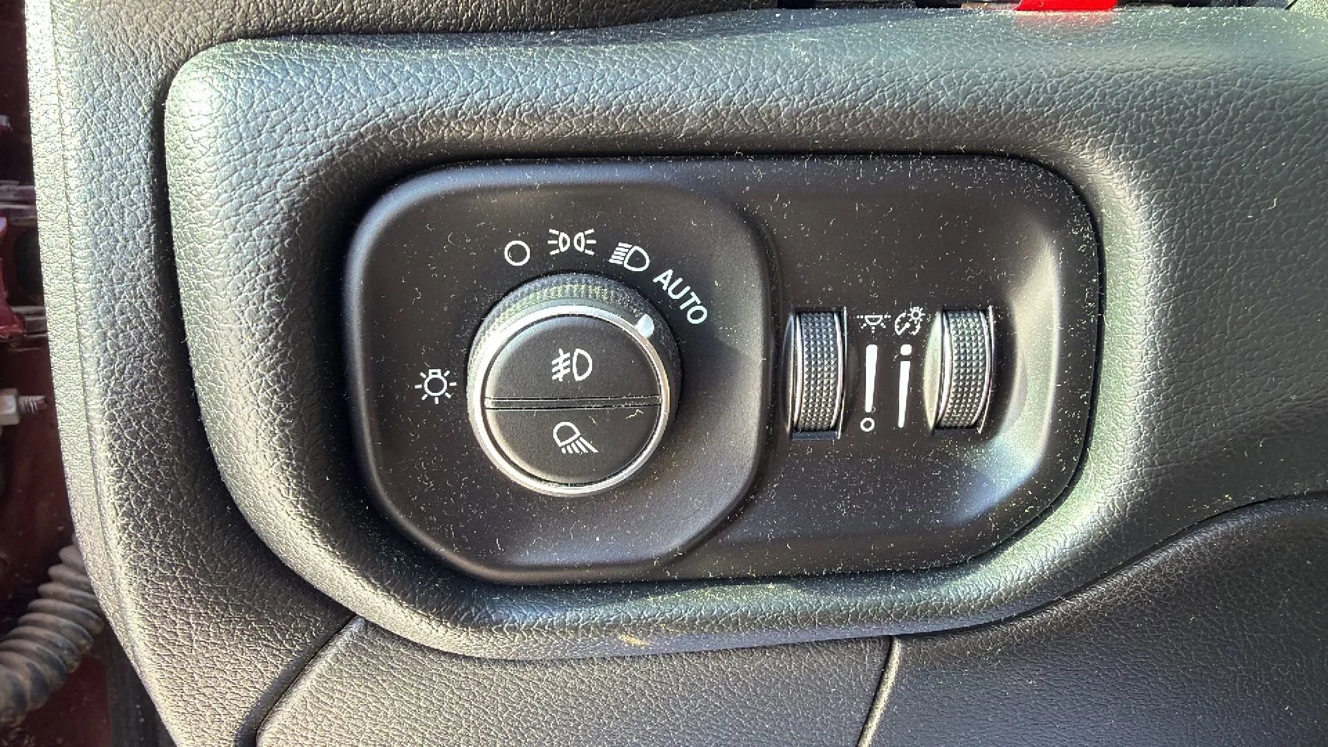 Used 2019 RAM 2500 Laramie image 24