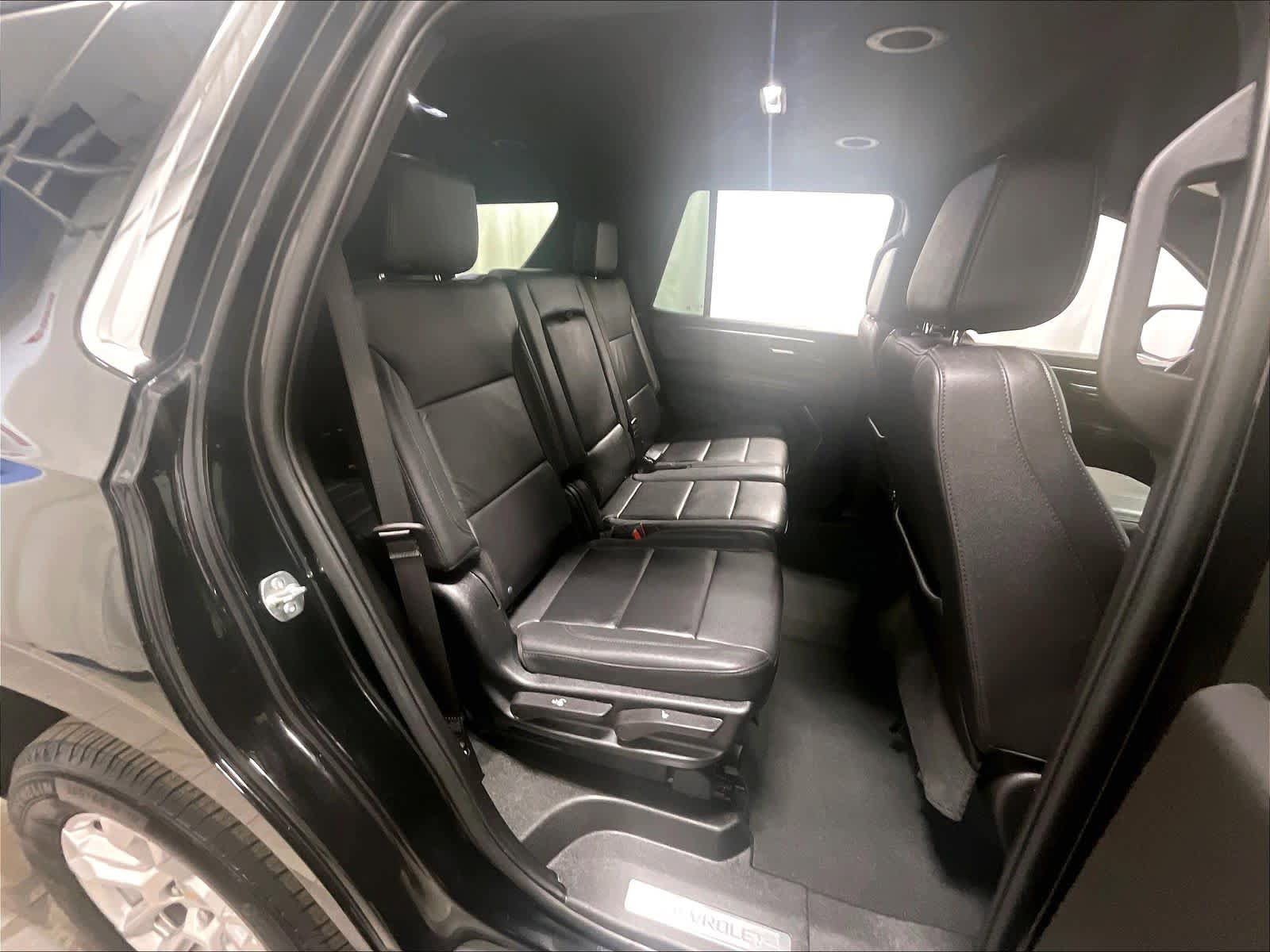 Used 2025 Chevrolet Tahoe LT AWD/4WD image 16