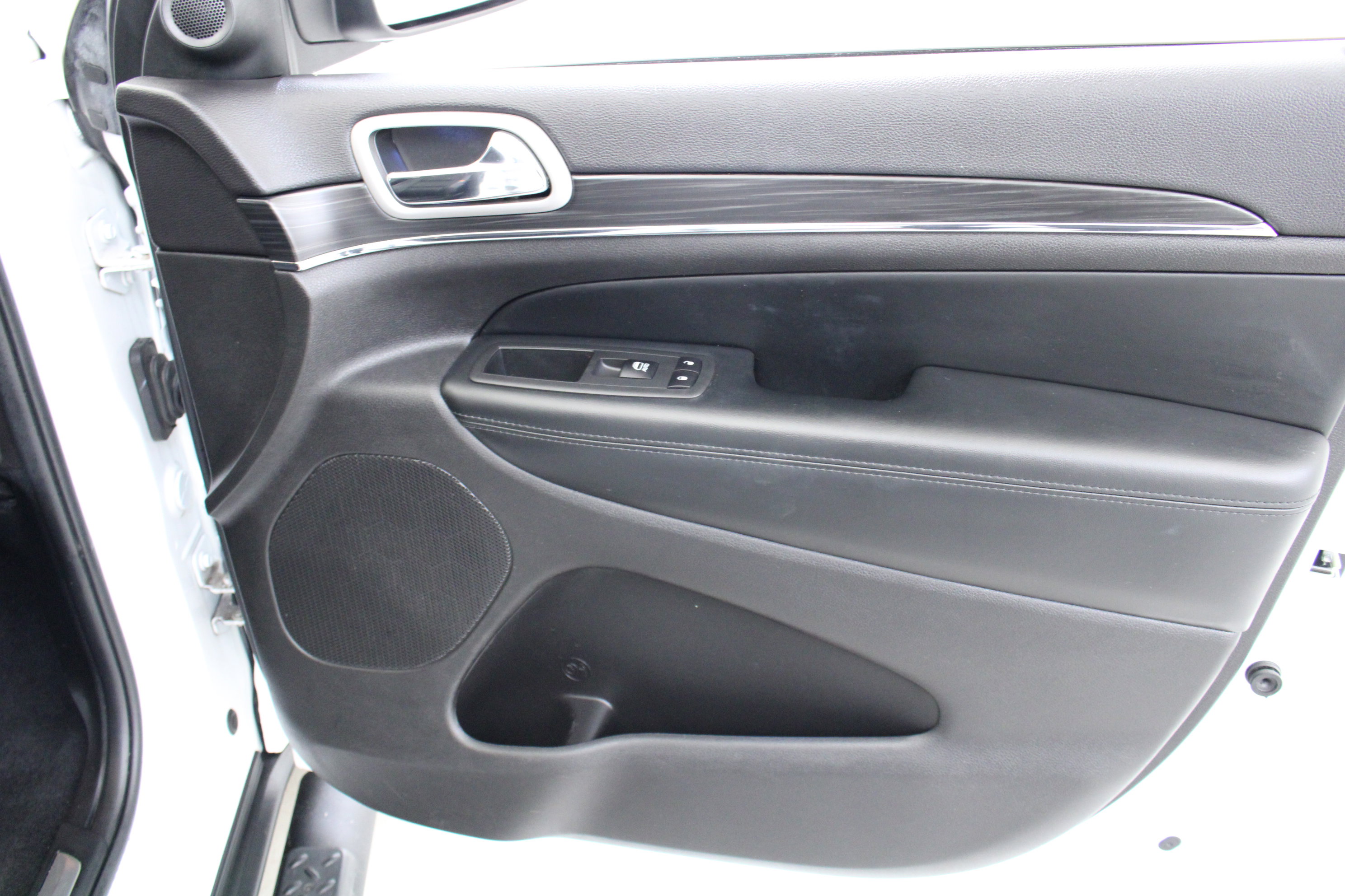 Used 2021 Jeep Grand Cherokee Limited w/ Trailer Tow Group IV image 32