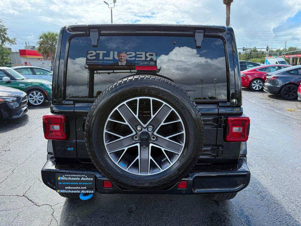 Used 2022 Jeep Wrangler Unlimited Sahara image 5