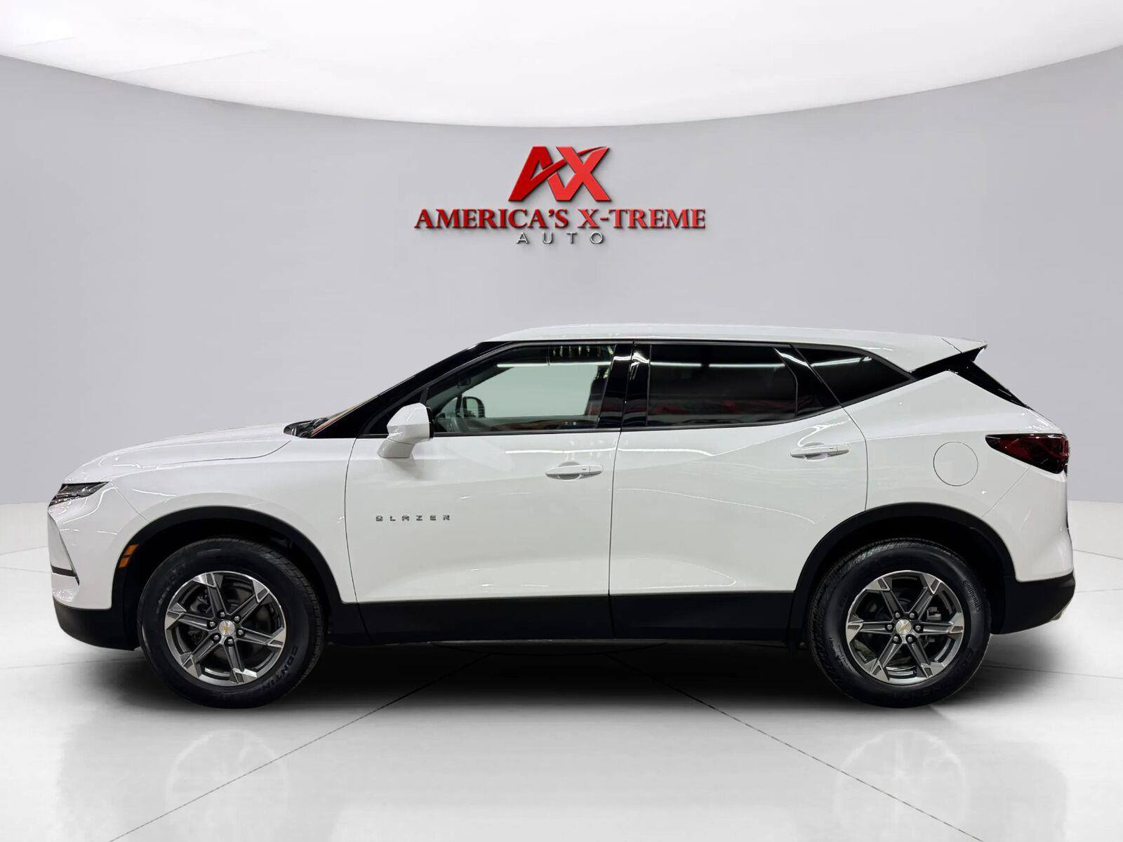 Used 2024 Chevrolet Blazer LT FWD image 5