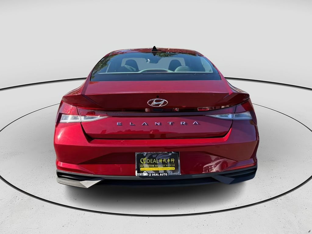Used 2023 Hyundai Elantra SEL w/ Convenience Package image 4