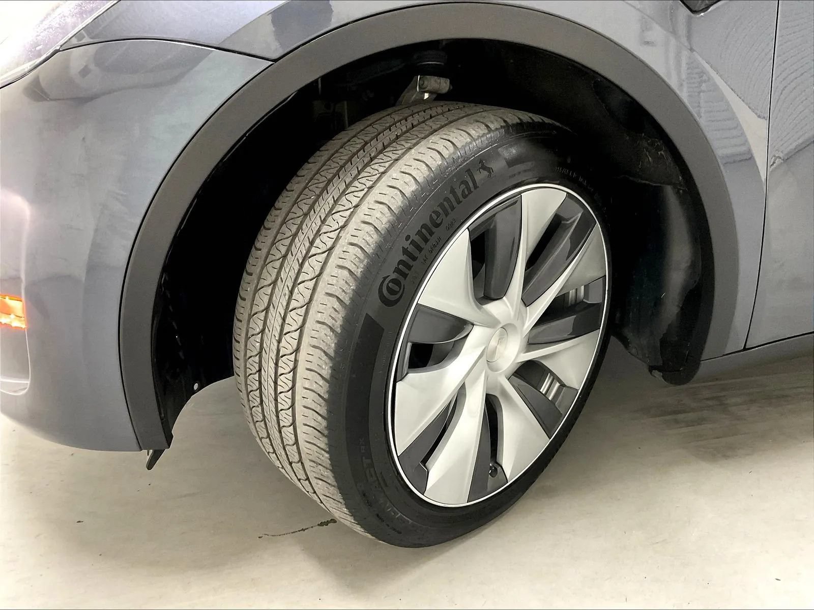 Used 2023 Tesla Model Y Long Range AWD/4WD image 48
