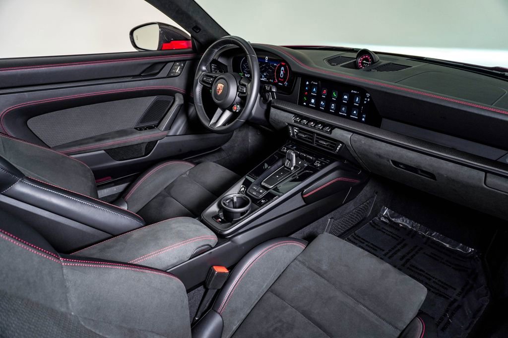 Certified 2025 Porsche 911 Carrera GTS RWD image 15