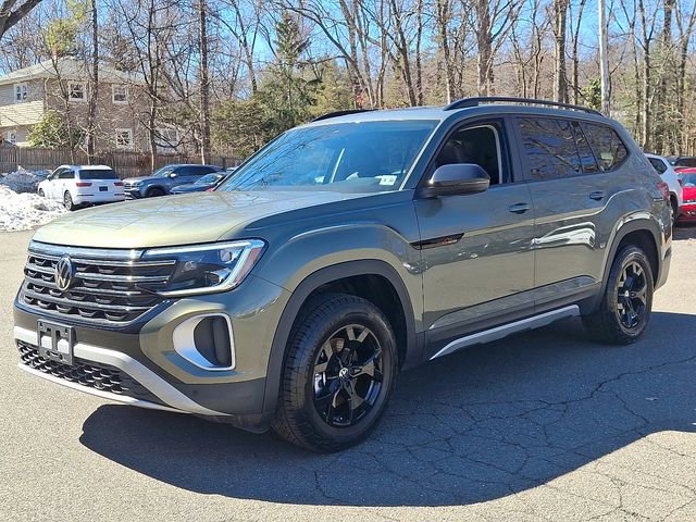 Certified 2025 Volkswagen Atlas Peak Edition SE AWD/4WD image 5
