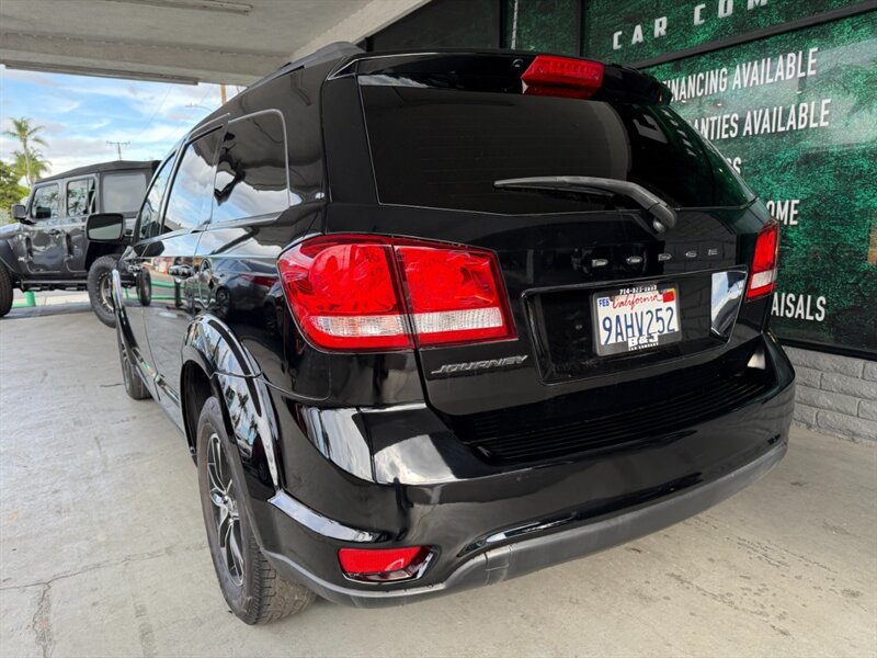 Used 2019 Dodge Journey SE w/ Premium Group FWD image 7