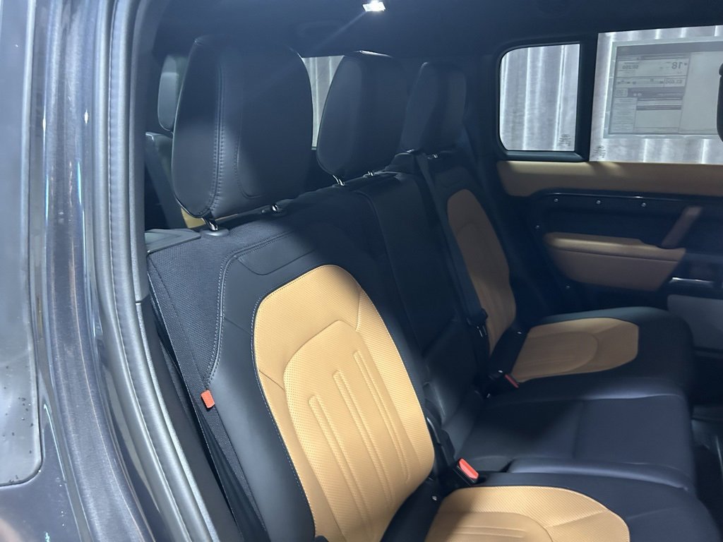 Used 2024 Land Rover Defender 130 X image 19