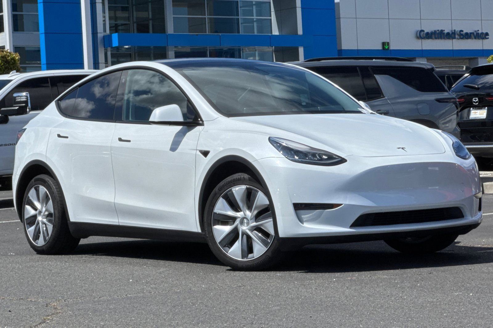Used 2023 Tesla Model Y Long Range AWD/4WD image 2