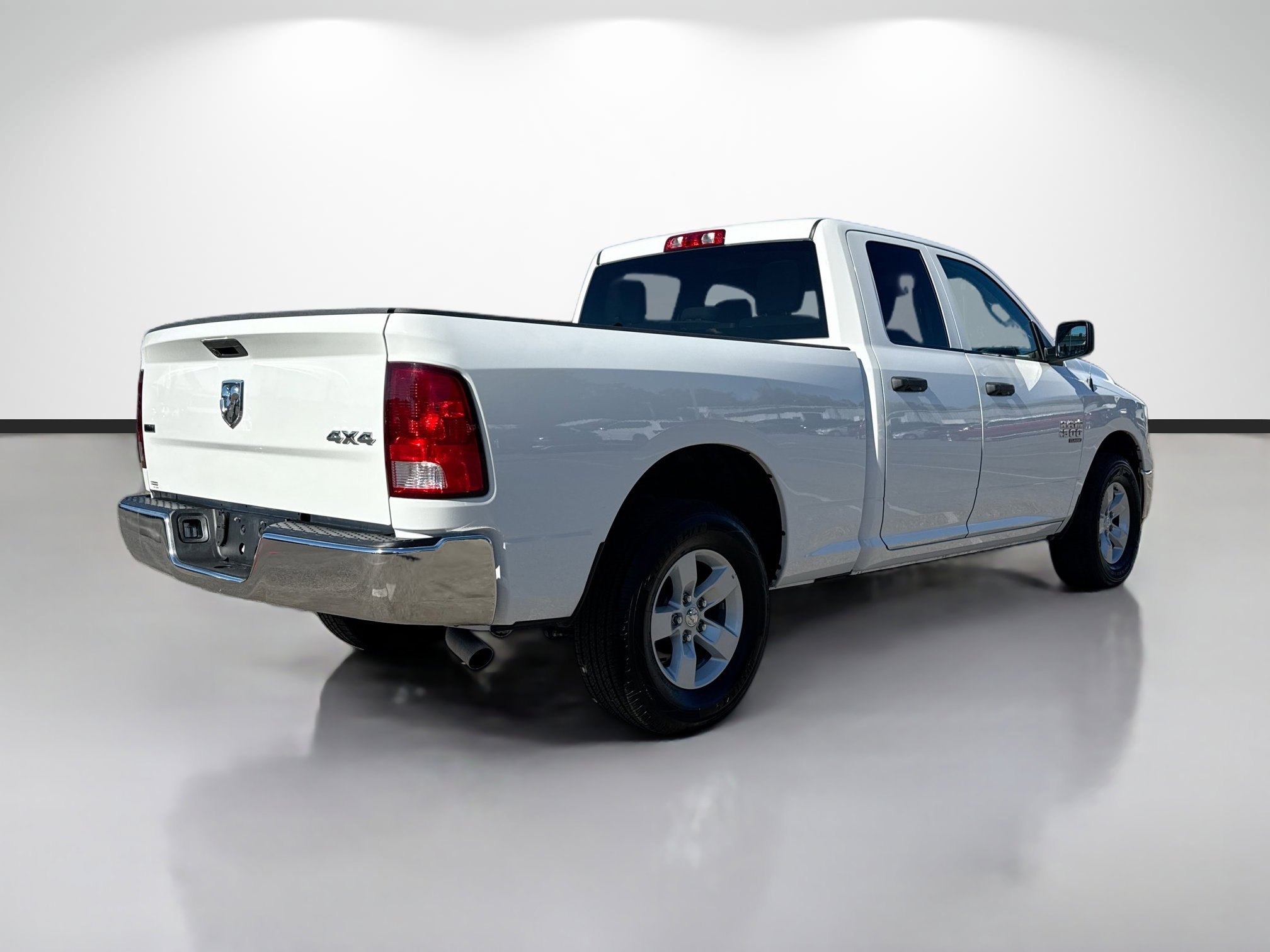 Used 2024 RAM 1500 Classic SLT image 3