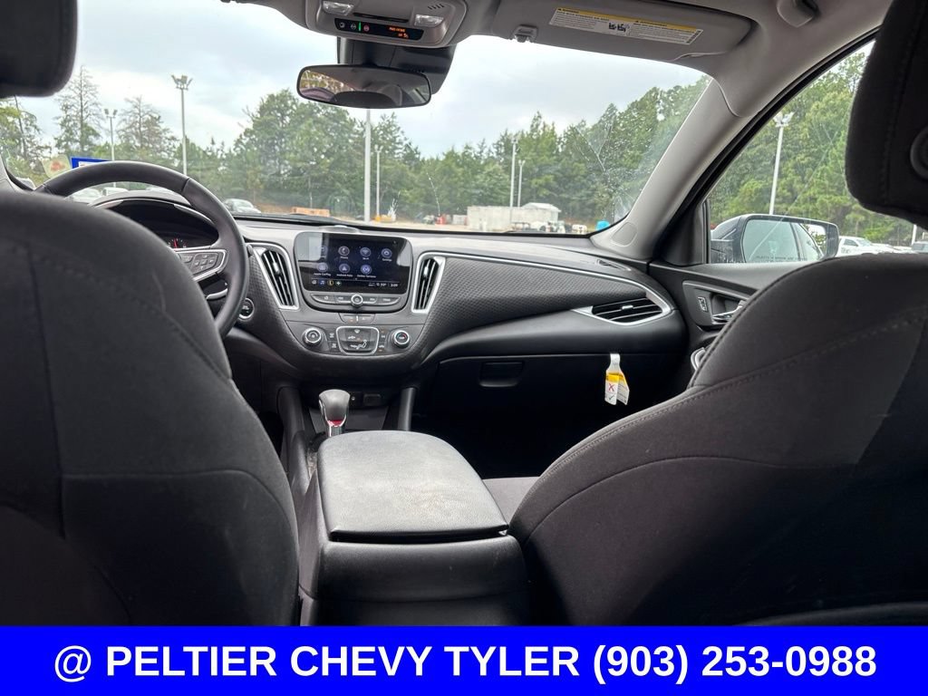 Used 2025 Chevrolet Malibu RS FWD image 21