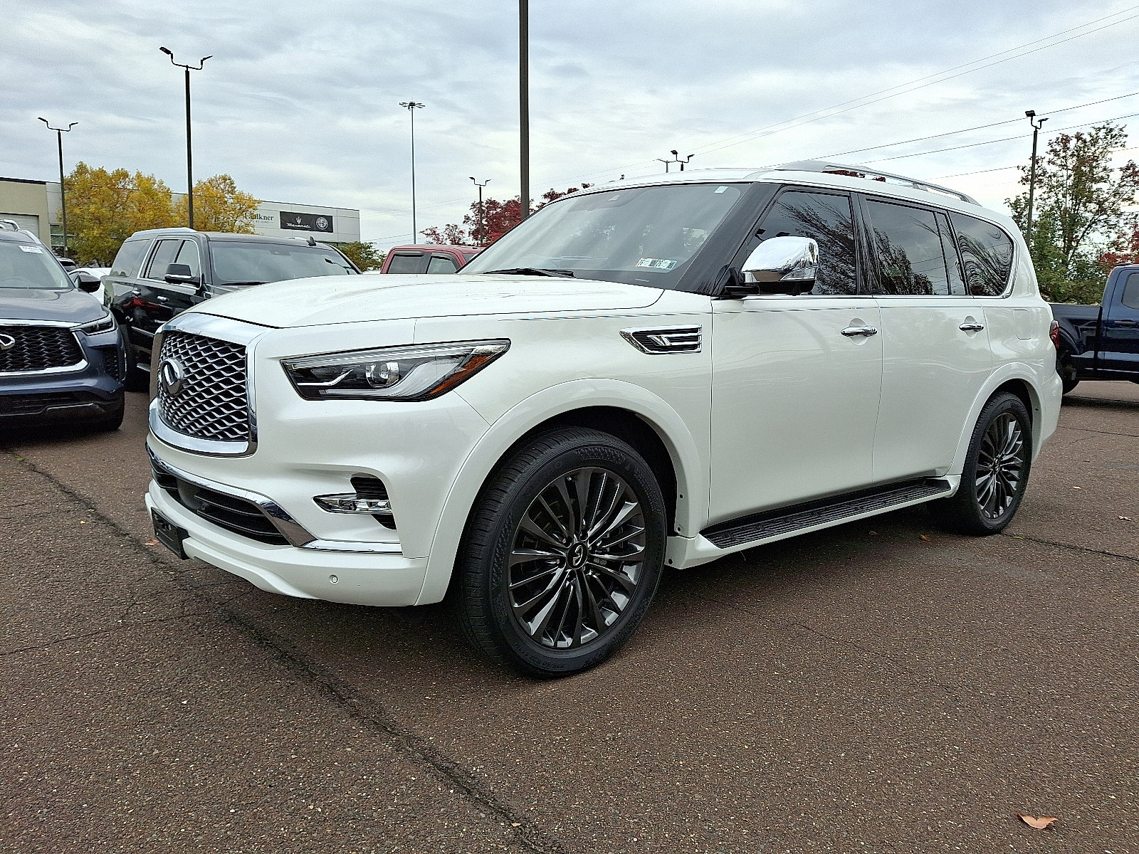 Certified 2024 INFINITI QX80 Sensory w/ Cargo Package image 3
